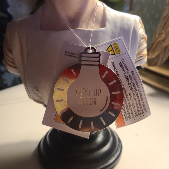 Bride of Frankenstein bust light up Halloween decor 13"x6" - Picture 9 of 11